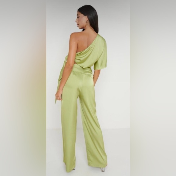 NWT Pretty Lavish Frances Cut Out Jumpsuit Satin Green Apple Size 2 - Picture 3 of 16